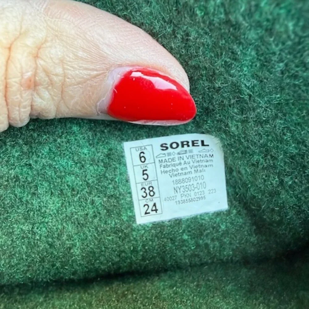 Sorel kids flurry boots new no box